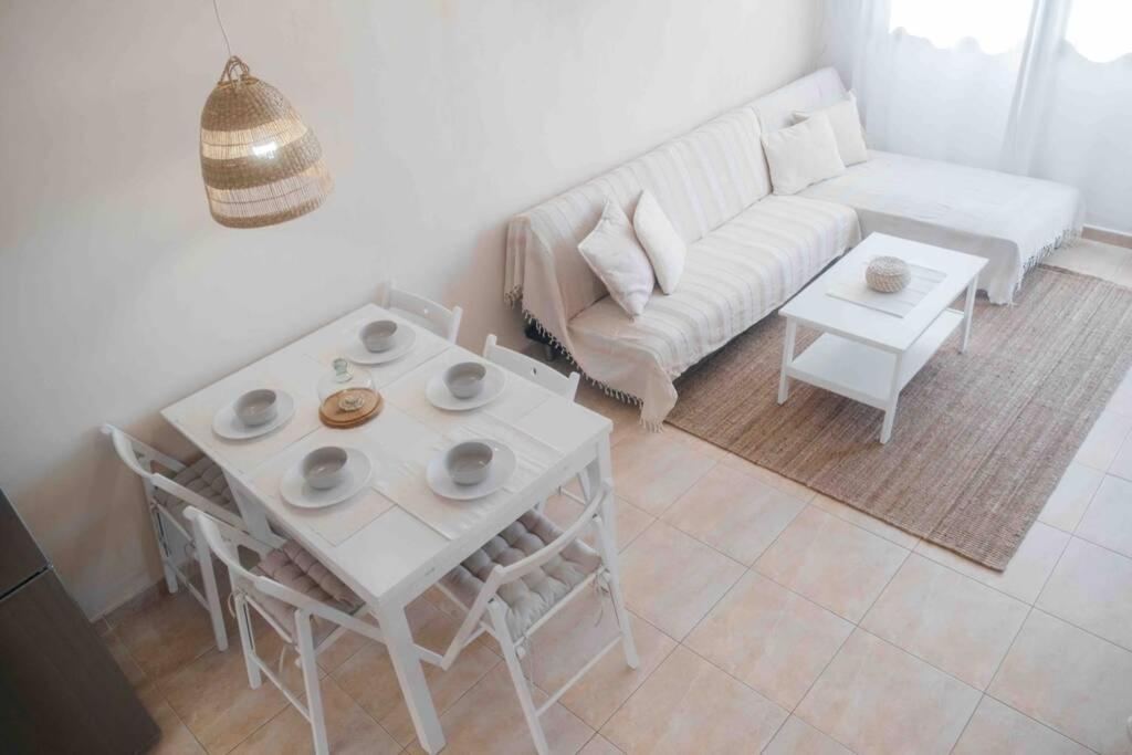 Wave & Chill -the House- * El Cotillo (Fuerteventura)